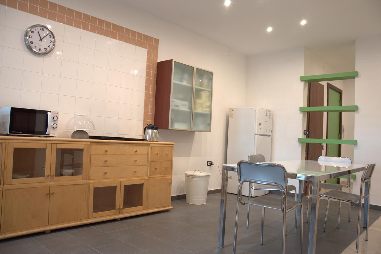B&B "San Paolo" เนเปิลส์ ภายนอก รูปภาพ